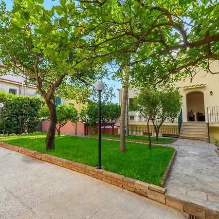 Valverde E Apartment *